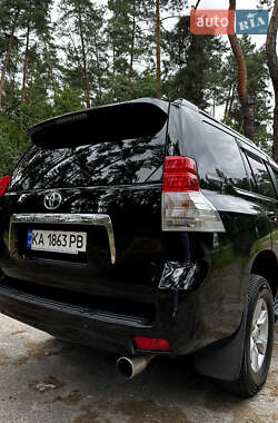 Позашляховик / Кросовер Toyota Land Cruiser Prado 2012 в 
