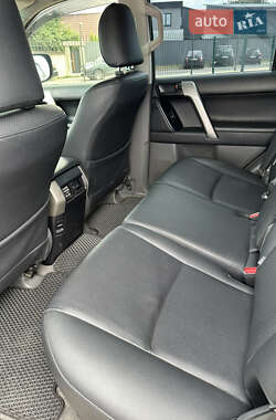 Позашляховик / Кросовер Toyota Land Cruiser Prado 2012 в 