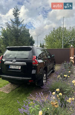 Внедорожник / Кроссовер Toyota Land Cruiser Prado 2020 в 