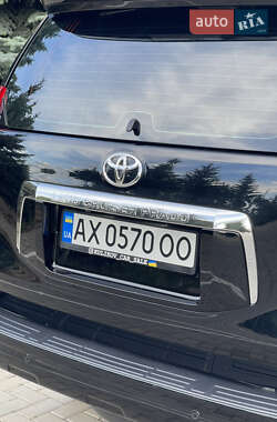 Внедорожник / Кроссовер Toyota Land Cruiser Prado 2011 в 