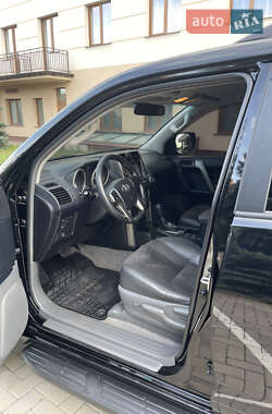 Внедорожник / Кроссовер Toyota Land Cruiser Prado 2011 в 