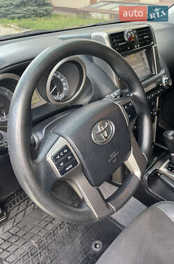 Внедорожник / Кроссовер Toyota Land Cruiser Prado 2011 в 