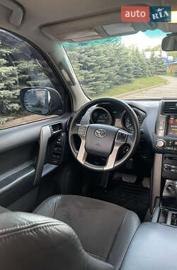 Внедорожник / Кроссовер Toyota Land Cruiser Prado 2011 в 