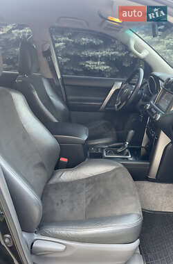 Внедорожник / Кроссовер Toyota Land Cruiser Prado 2011 в 
