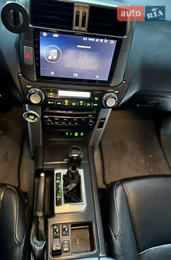 Внедорожник / Кроссовер Toyota Land Cruiser Prado 2010 в 