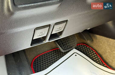 Внедорожник / Кроссовер Toyota Land Cruiser Prado 2010 в 