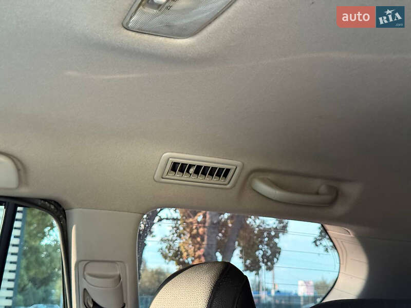 Внедорожник / Кроссовер Toyota Land Cruiser Prado 2010 в Днепре