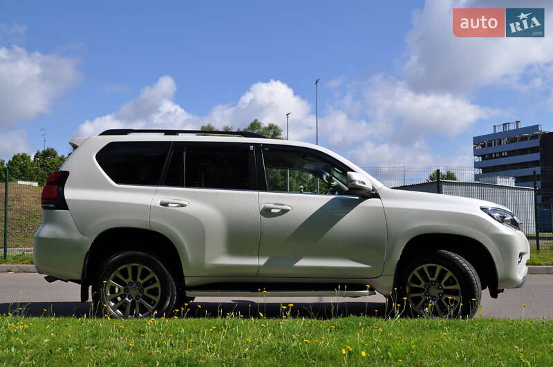 Внедорожник / Кроссовер Toyota Land Cruiser Prado 2019 в Киеве