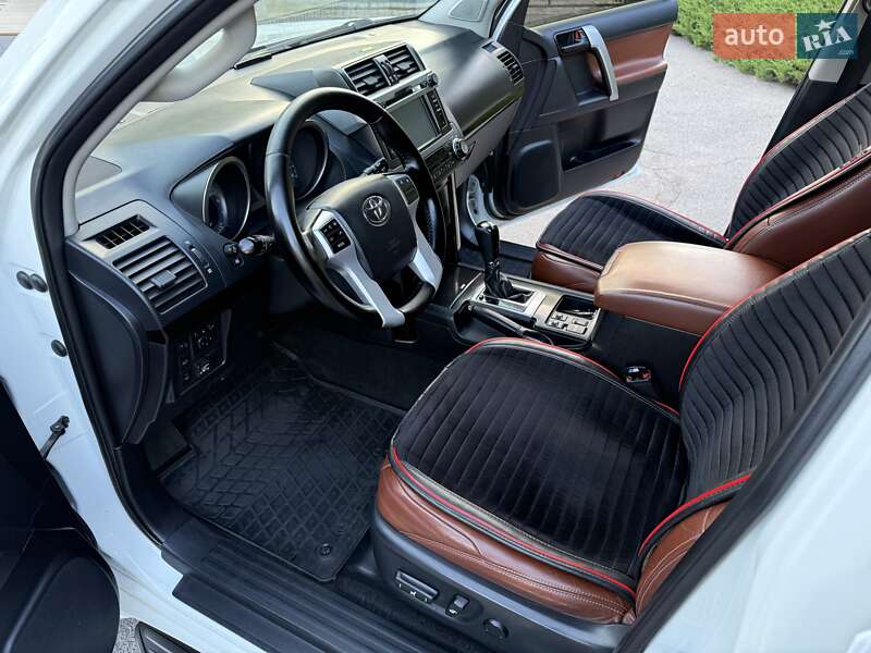 Позашляховик / Кросовер Toyota Land Cruiser Prado 2014 в Полтаві
