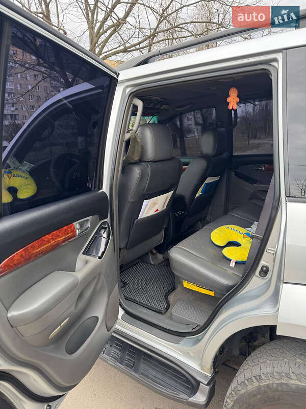 Внедорожник / Кроссовер Toyota Land Cruiser Prado 2005 в Днепре