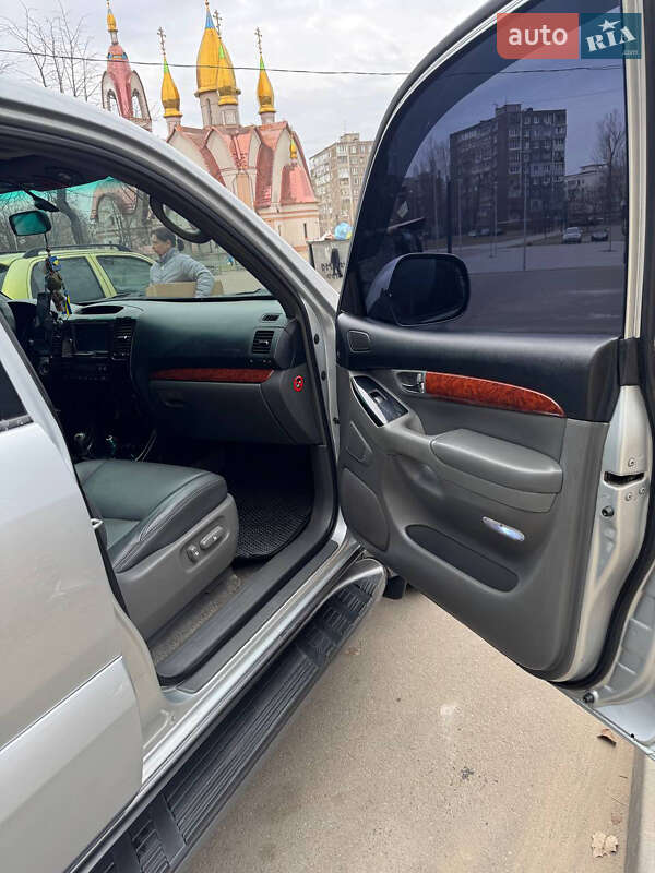 Внедорожник / Кроссовер Toyota Land Cruiser Prado 2005 в Днепре