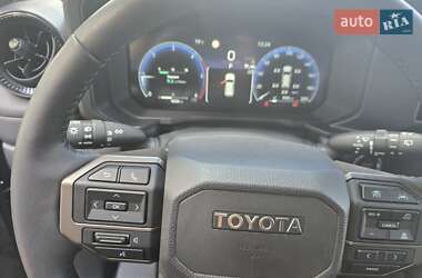 Позашляховик / Кросовер Toyota Land Cruiser Prado 2025 в 