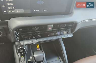 Позашляховик / Кросовер Toyota Land Cruiser Prado 2025 в 