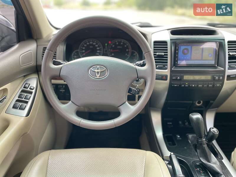 Внедорожник / Кроссовер Toyota Land Cruiser Prado 2005 в Днепре
