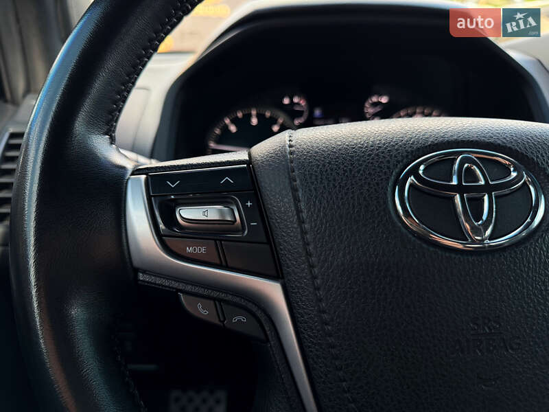 Позашляховик / Кросовер Toyota Land Cruiser Prado 2018 в Києві