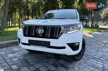 Внедорожник / Кроссовер Toyota Land Cruiser Prado 2021 в 