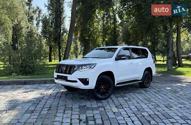 Внедорожник / Кроссовер Toyota Land Cruiser Prado 2021 в 