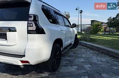 Внедорожник / Кроссовер Toyota Land Cruiser Prado 2021 в 