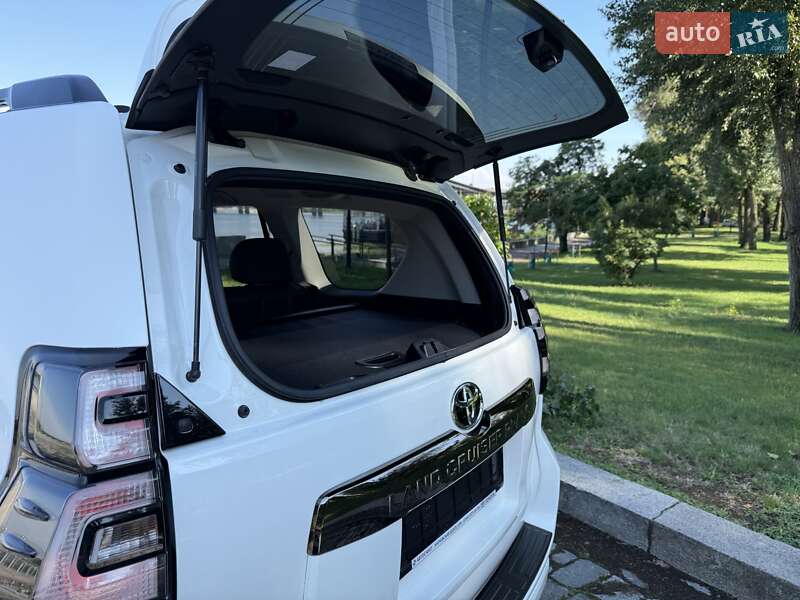 Внедорожник / Кроссовер Toyota Land Cruiser Prado 2021 в Киеве фото 53 Внедорожник / Кроссовер Toyota Land Cruiser Prado 2021 в Киеве