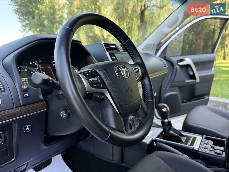 Внедорожник / Кроссовер Toyota Land Cruiser Prado 2021 в Киеве фото 70 Внедорожник / Кроссовер Toyota Land Cruiser Prado 2021 в Киеве