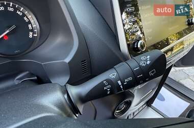 Внедорожник / Кроссовер Toyota Land Cruiser Prado 2021 в 