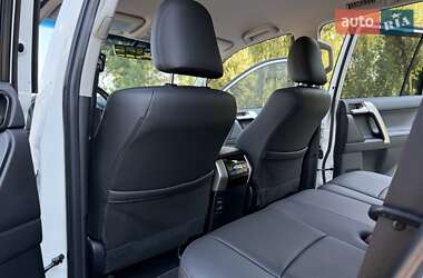Внедорожник / Кроссовер Toyota Land Cruiser Prado 2021 в 