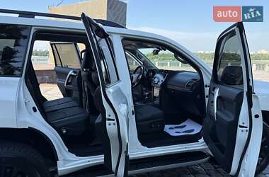Внедорожник / Кроссовер Toyota Land Cruiser Prado 2021 в 