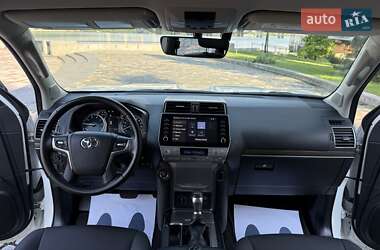 Внедорожник / Кроссовер Toyota Land Cruiser Prado 2021 в 