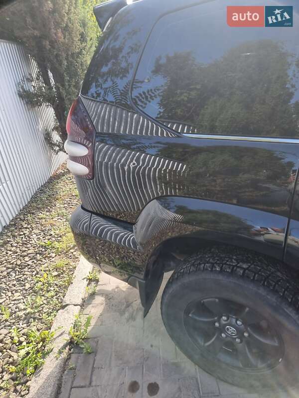 Внедорожник / Кроссовер Toyota Land Cruiser Prado 2004 в Черновцах