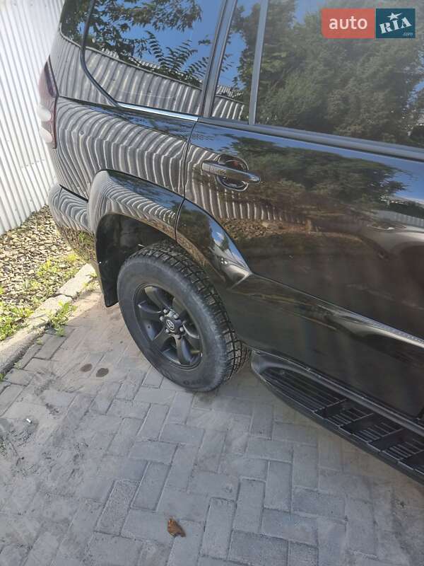 Внедорожник / Кроссовер Toyota Land Cruiser Prado 2004 в Черновцах