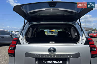 Внедорожник / Кроссовер Toyota Land Cruiser Prado 2019 в 