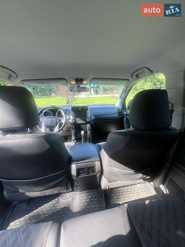Позашляховик / Кросовер Toyota Land Cruiser Prado 2013 в Києві фото 11 Позашляховик / Кросовер Toyota Land Cruiser Prado 2013 в Києві