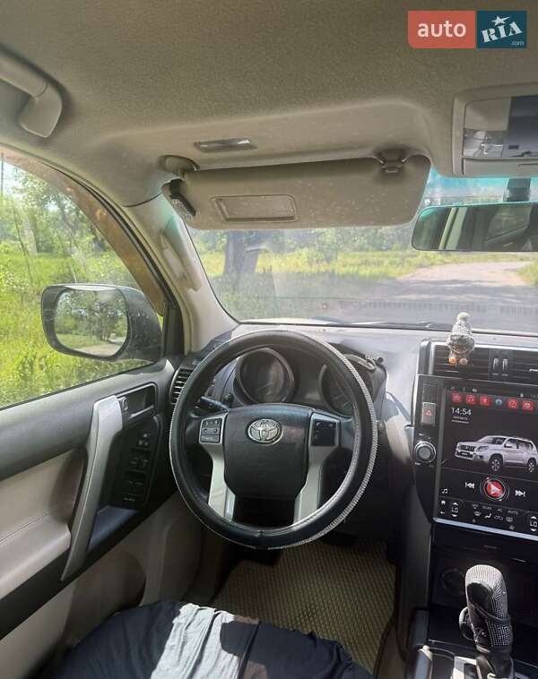 Внедорожник / Кроссовер Toyota Land Cruiser Prado 2010 в Изюме