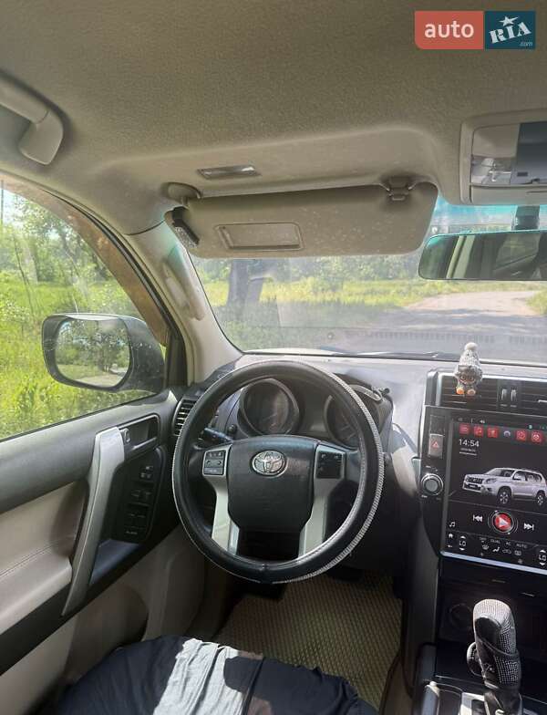 Внедорожник / Кроссовер Toyota Land Cruiser Prado 2010 в Изюме