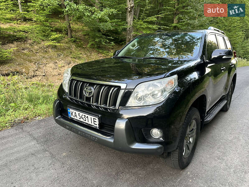 Позашляховик / Кросовер Toyota Land Cruiser Prado 2010 в Івано-Франківську