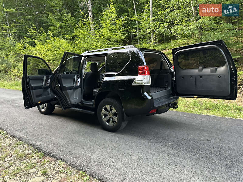 Позашляховик / Кросовер Toyota Land Cruiser Prado 2010 в Івано-Франківську