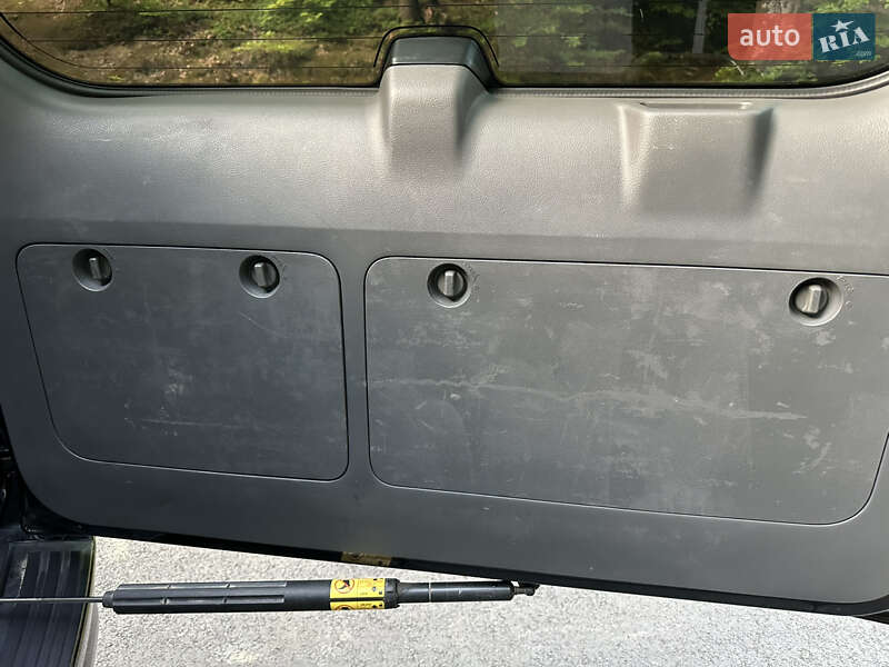 Позашляховик / Кросовер Toyota Land Cruiser Prado 2010 в Івано-Франківську