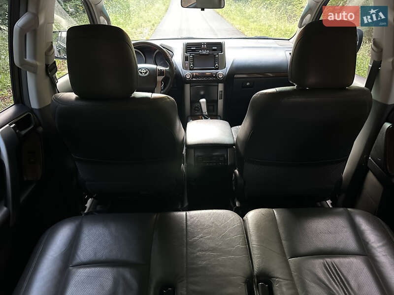 Позашляховик / Кросовер Toyota Land Cruiser Prado 2010 в Івано-Франківську