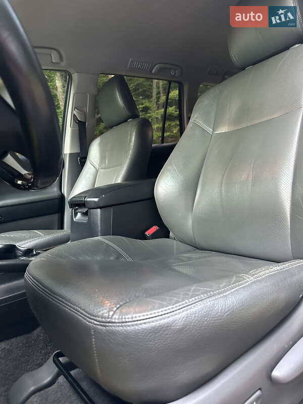 Позашляховик / Кросовер Toyota Land Cruiser Prado 2010 в Івано-Франківську