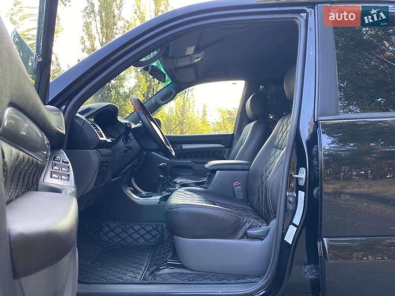 Позашляховик / Кросовер Toyota Land Cruiser Prado 2007 в Миколаєві