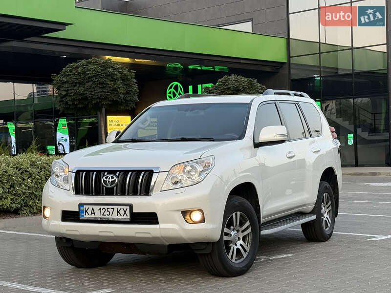 Toyota Land Cruiser Prado 2013