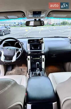 Внедорожник / Кроссовер Toyota Land Cruiser Prado 2011 в 