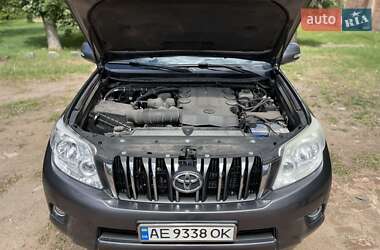 Внедорожник / Кроссовер Toyota Land Cruiser Prado 2012 в 