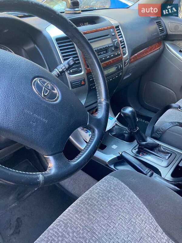 Внедорожник / Кроссовер Toyota Land Cruiser Prado 2005 в Киеве