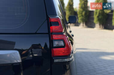 Внедорожник / Кроссовер Toyota Land Cruiser Prado 2019 в 