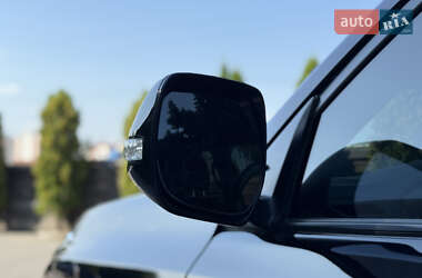 Внедорожник / Кроссовер Toyota Land Cruiser Prado 2019 в 
