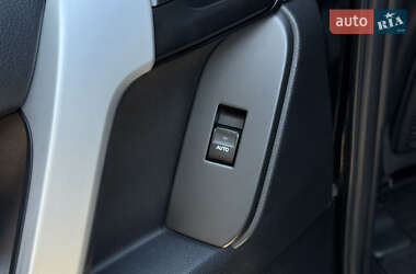 Внедорожник / Кроссовер Toyota Land Cruiser Prado 2019 в 