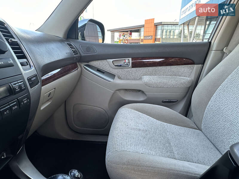 Позашляховик / Кросовер Toyota Land Cruiser Prado 2006 в Києві