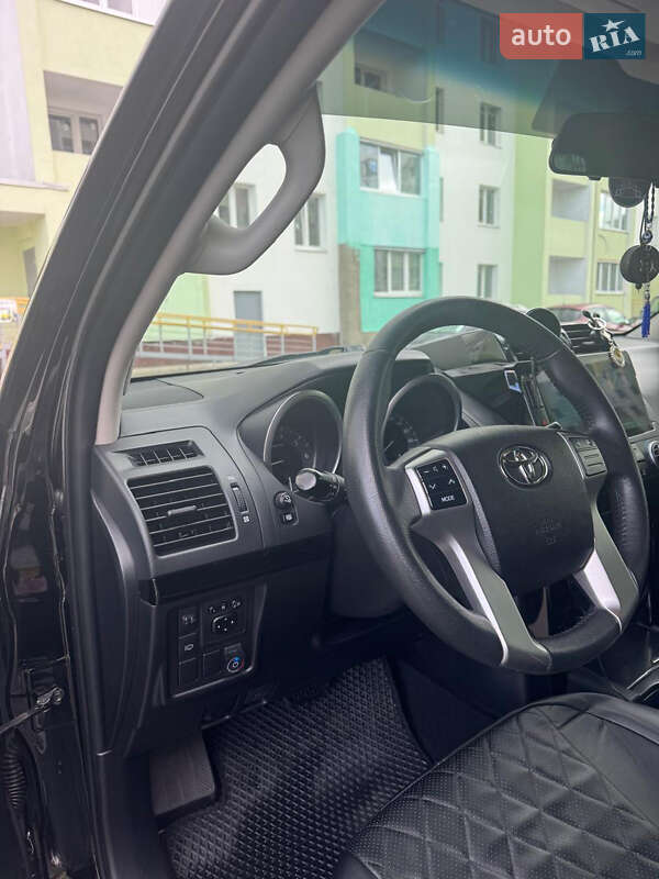 Внедорожник / Кроссовер Toyota Land Cruiser Prado 2017 в Харькове фото 8 Внедорожник / Кроссовер Toyota Land Cruiser Prado 2017 в Харькове