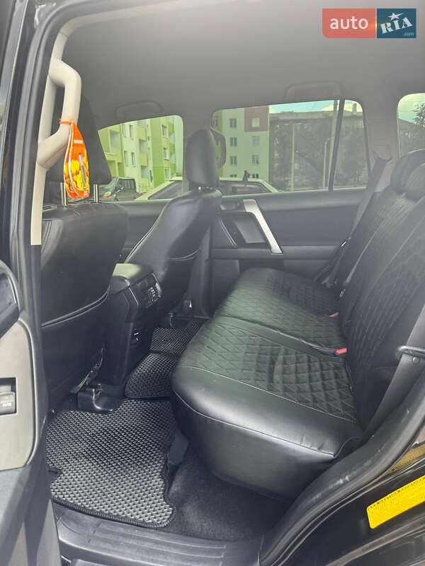 Внедорожник / Кроссовер Toyota Land Cruiser Prado 2017 в Харькове фото 12 Внедорожник / Кроссовер Toyota Land Cruiser Prado 2017 в Харькове